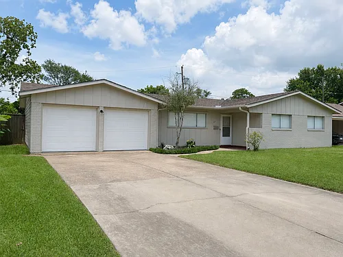 155 Stratton Ln Photo 1
