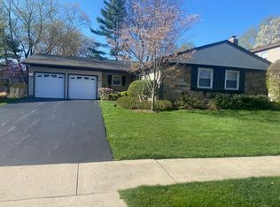 436 Regent Dr, Buffalo Grove, IL 60089