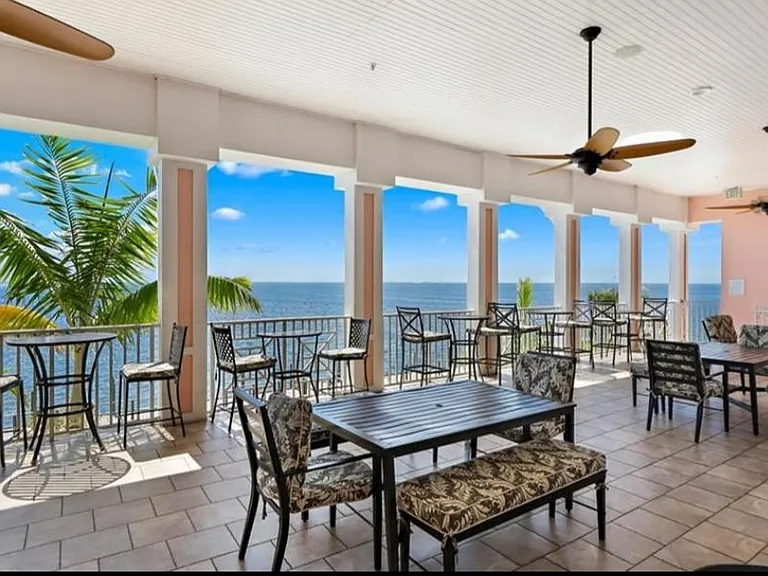 184 Pompano Dr SE #D — Photo 23