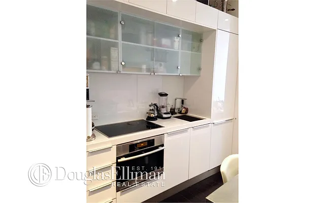 Rented by Douglas Elliman | media 33