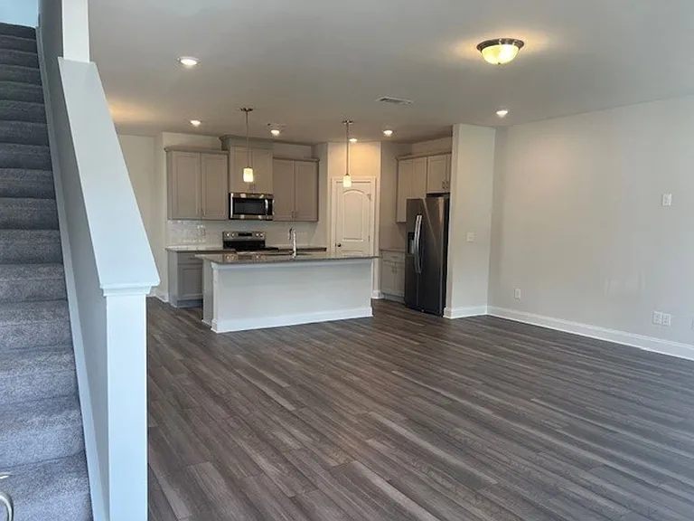 7422 Blue Gable Rd — Photo 2