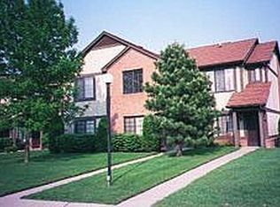 1560 Meadow Side Dr #22, Rochester Hills, MI 48307