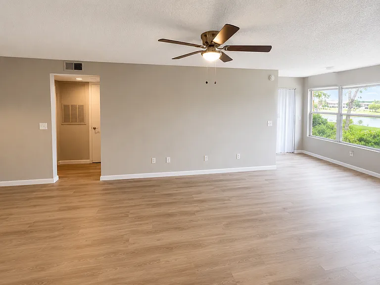 5160 Conroy Rd #26 — Photo 4
