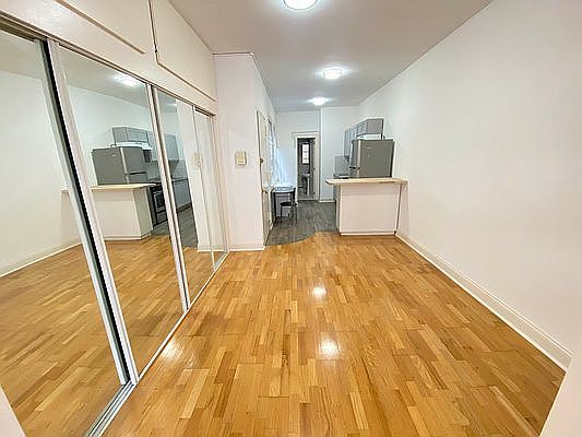 4th image of 17 E 31st St #6F