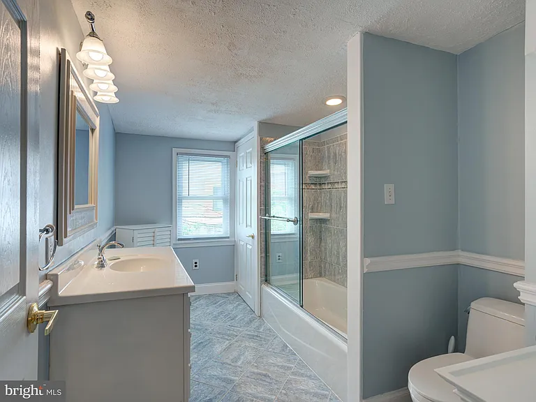 2250 Ritter St — Photo 20