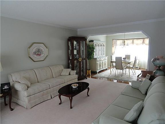 4th image of 4728 Winding Woods Ln