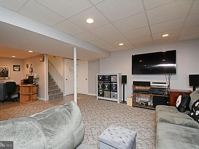187 Pinecrest Ln — Photo 6