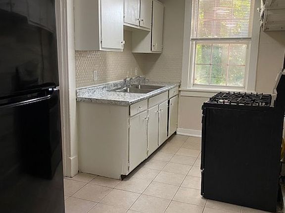 2nd image of 2458-2460 Benton St