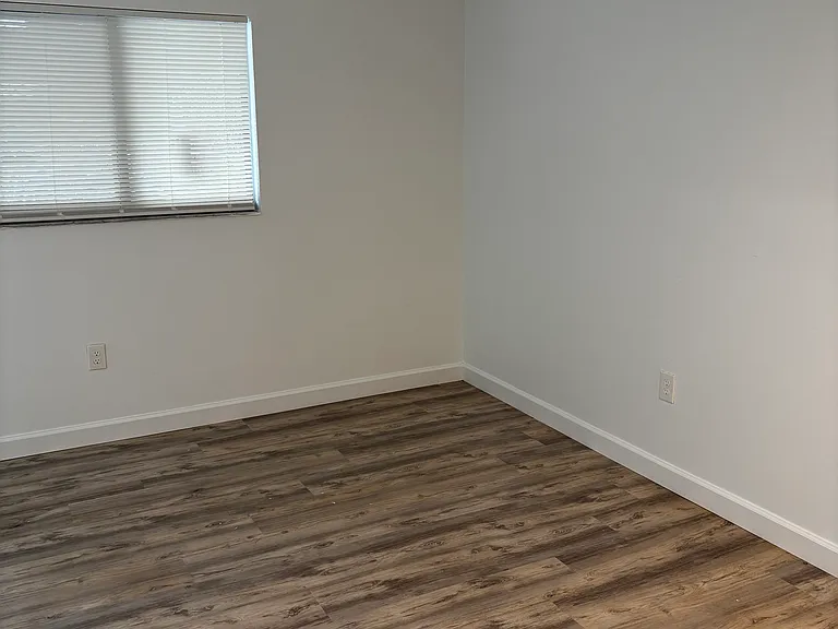 6140 SW 37th St #1 — Photo 4
