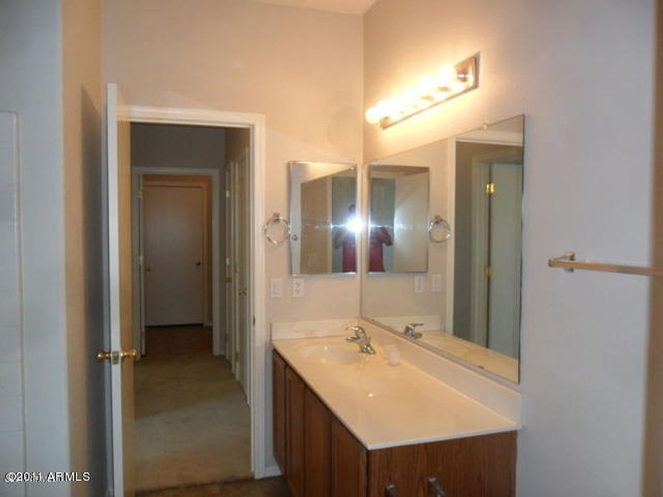 2nd image of 46194 W Sheridan Rd