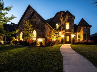 9013 Glendara Dr, North Richland Hills, TX 76182