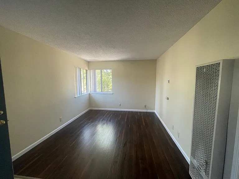 171-173 Faris Ct — Photo 2