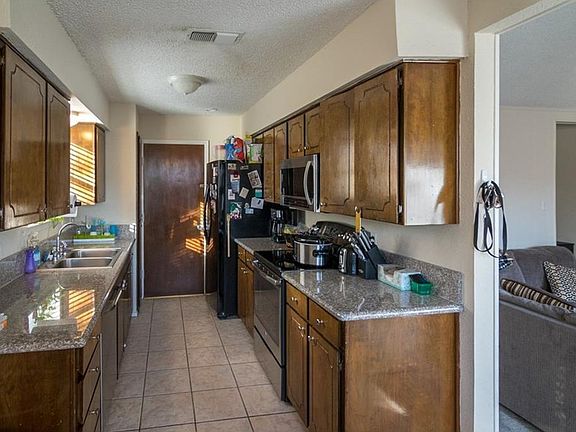 4th image of 6232 Melinda Dr