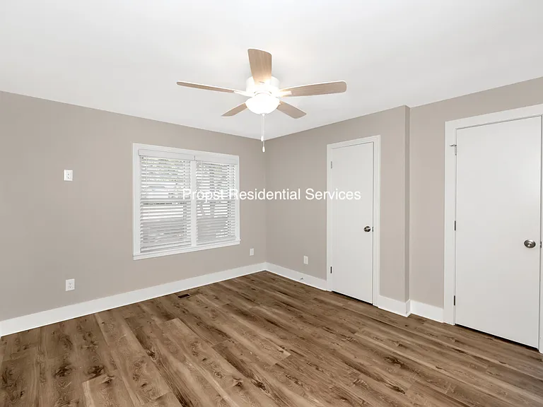 1616 McCullough Ave NE — Photo 20