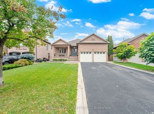 8 Piper Ct, Vaughan, ON L6A 1X2