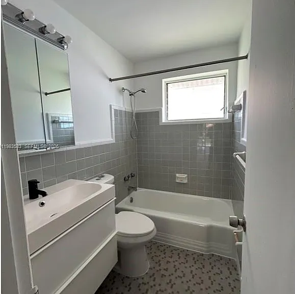 60 NW 79th St #10 — Photo 7