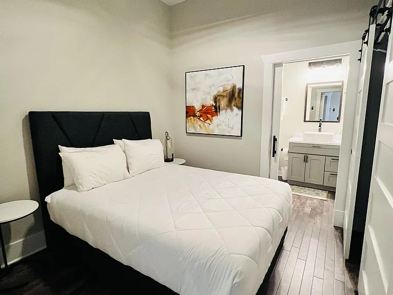 200 S Pikes Peak Ave #4 — Photo 3