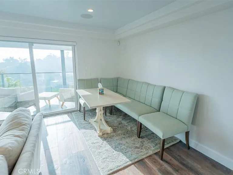 986 Oriole Dr — Photo 16
