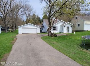 5400 Davison Rd, Lapeer, MI 48446