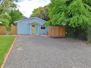 586 1/2 S Grove St, Lebanon, OR 97355