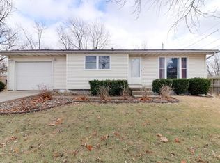 1303 Glenwood Rd, Bloomington, IL 61704