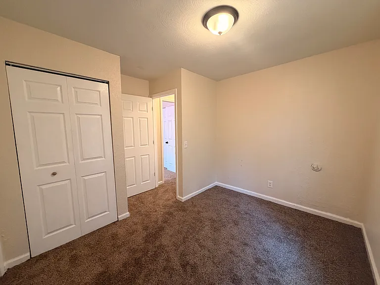 3915 Hoiles Ave — Photo 12