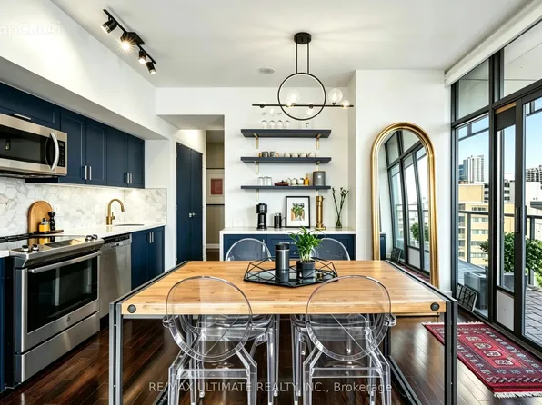 33 Charles St E #905, Toronto, ON M4Y 0A2