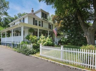 18 Dayton St, Basking Ridge, NJ 07920