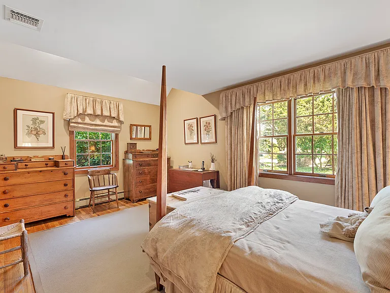 52 Manor Ln S — Photo 13
