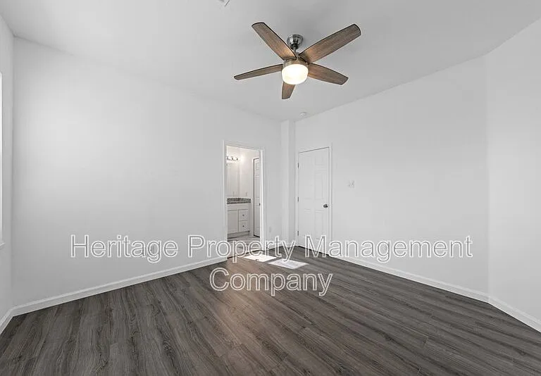 323 Gabriel #1-unit 101 — Photo 24