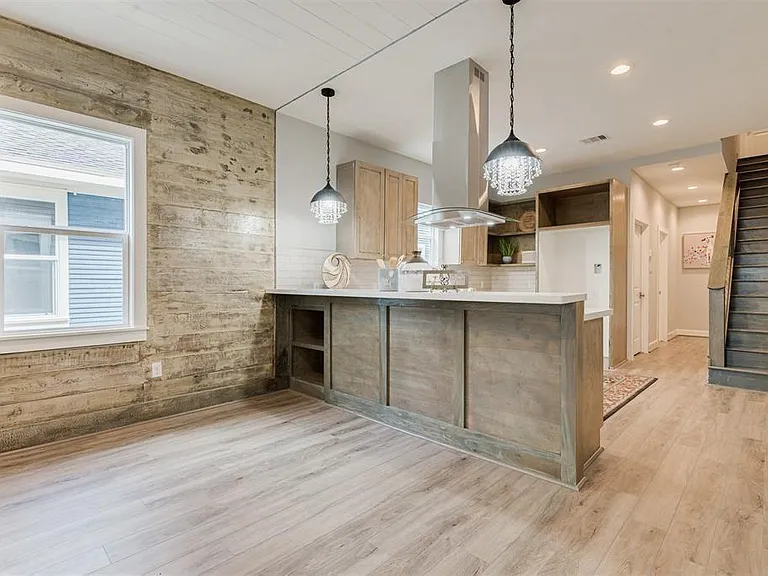 1209 Summer St — Photo 4