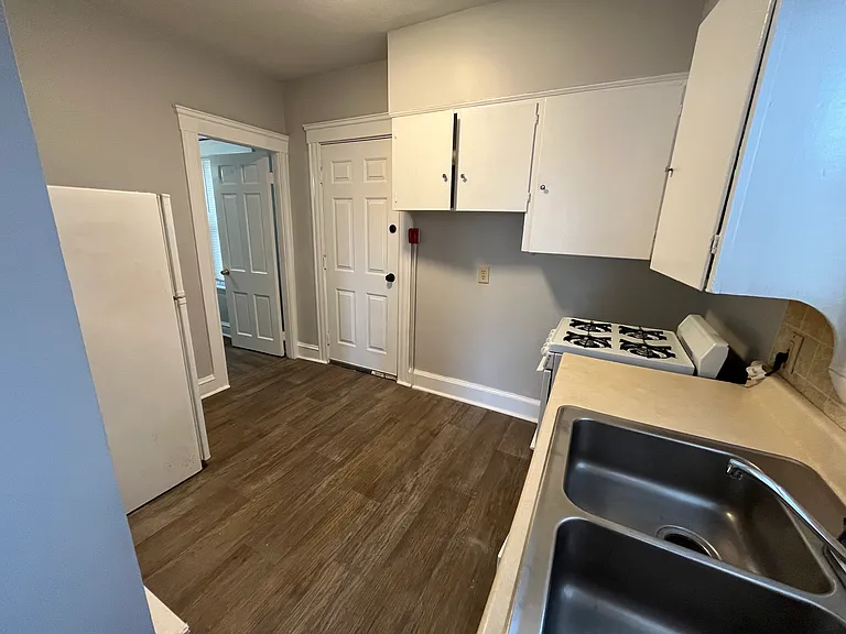 61 Meadow St #2 — Photo 1
