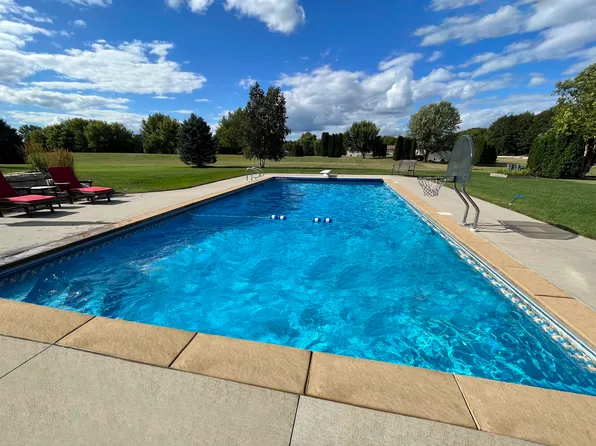 W14024 Crestview Dr, Prairie Du Sac, WI 53578