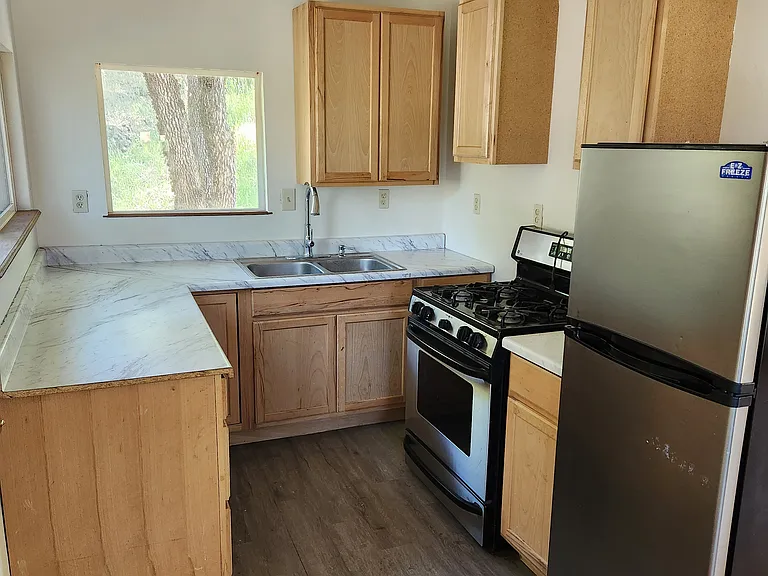 Young Creek Rd — Photo 12