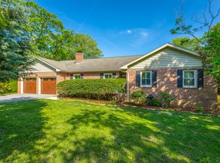 2602 Altura Dr, Signal Mountain, TN 37377