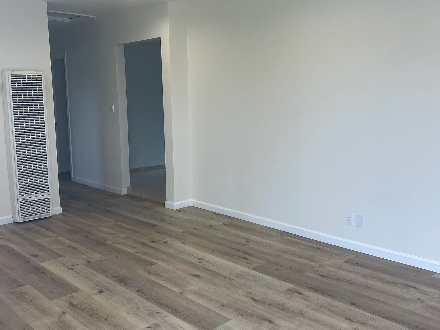 123 E A St — Photo 3