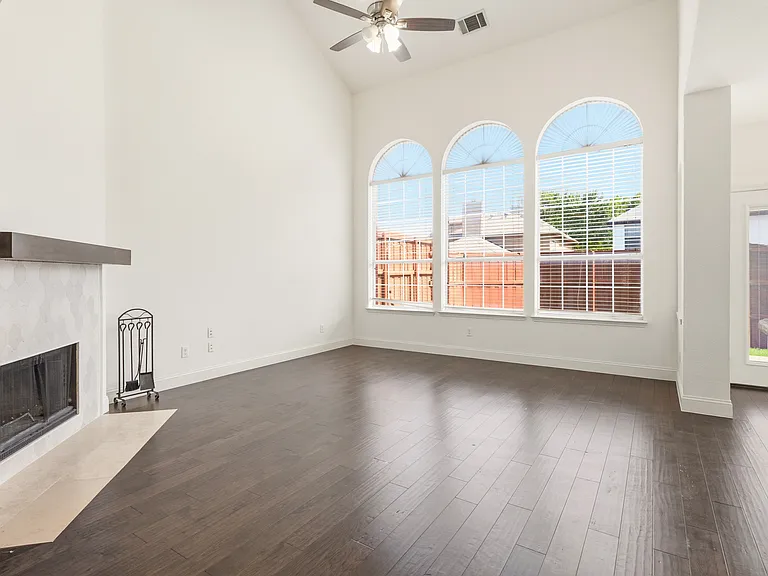 724 Pine Lakes Dr — Photo 15