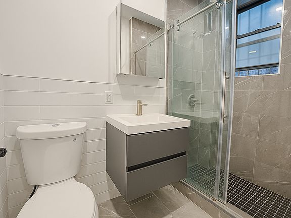 5th image of 45 Tiemann Pl APT 5O