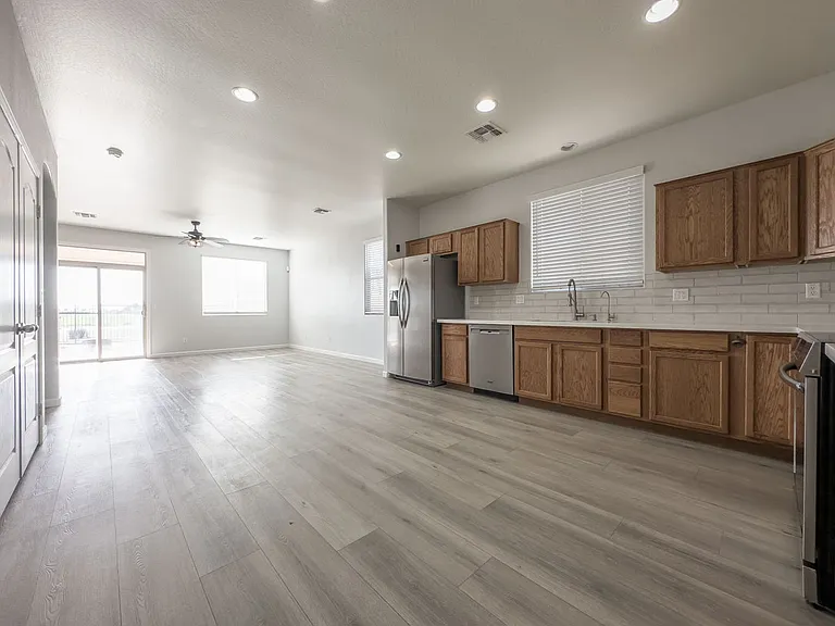 1036 S 177th Dr — Photo 8