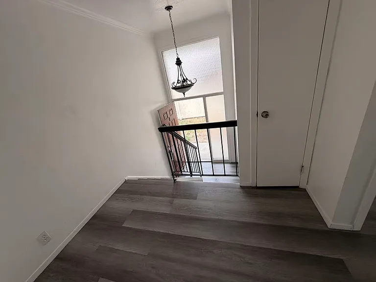 stairs to 2nd floor