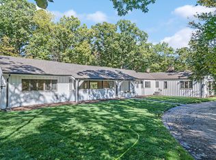 1450 Lawrence Ln, Northbrook, IL 60062