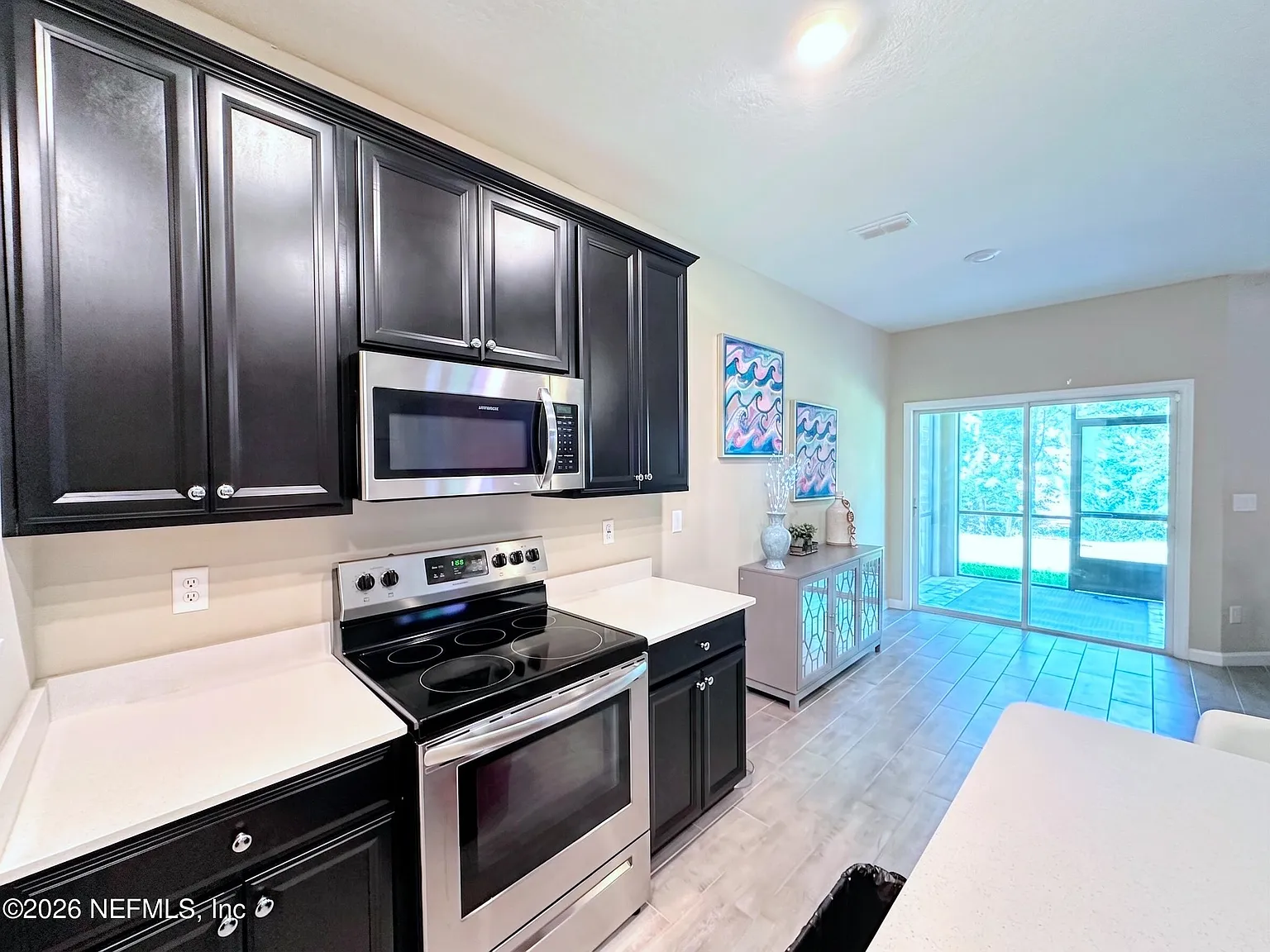 3 bed, 2.5 bath, 1631 sqft, $2,350 — Photo 4