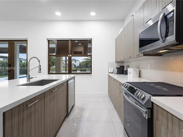 4335 SW 174th Ave — Photo 7
