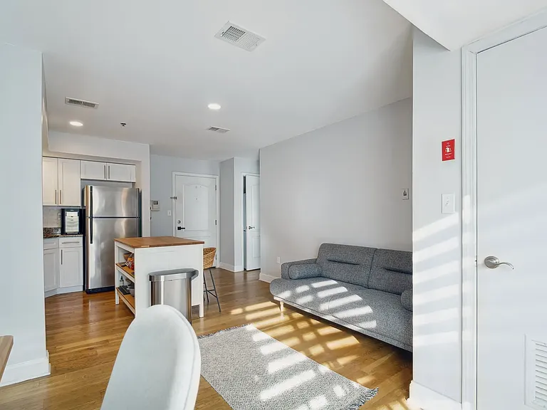 320 62nd St #303 — Photo 12