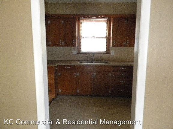 5th image of 5033 Hawthorne Ave