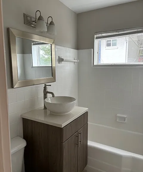 943 Greenwood Ave NE #5 — Photo 4