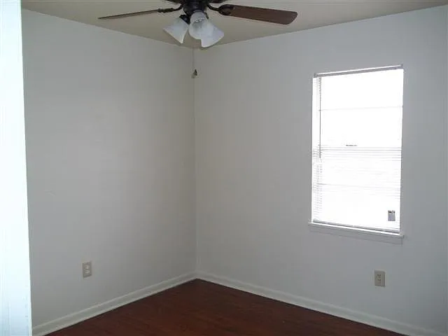 910 Hill St — Photo 11