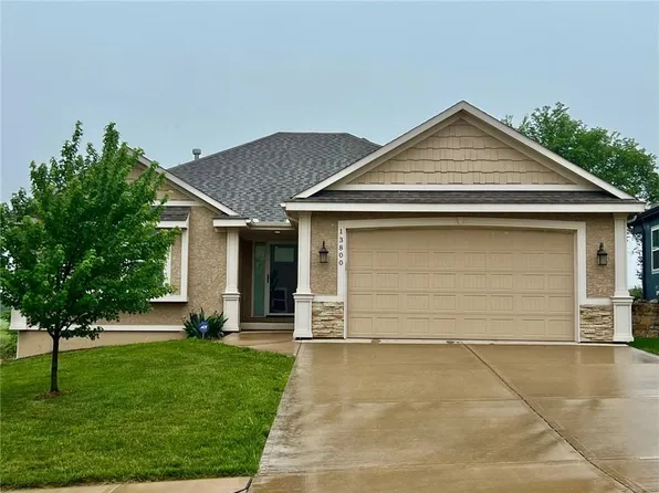 13800 Valleyview Way, Bonner Springs, KS 66012