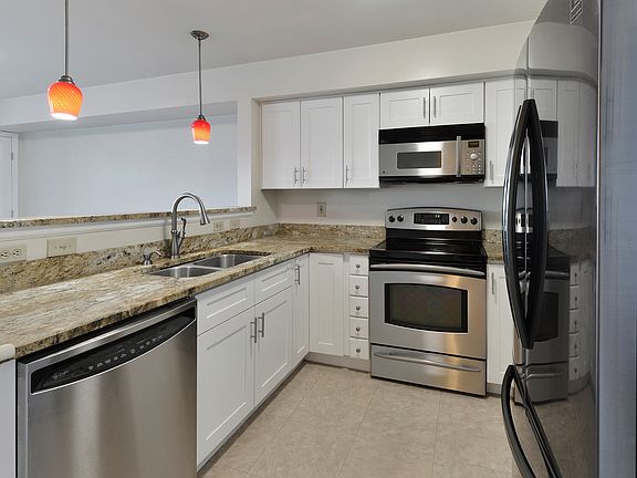 5th image of 3201 Pacific Ave Unit 307