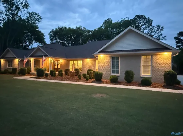 4020 Dobbs Dr SE, Huntsville, AL 35802